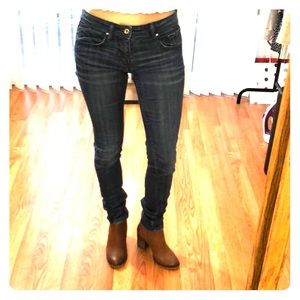 Low rise vigos jean size 1/2 or 26